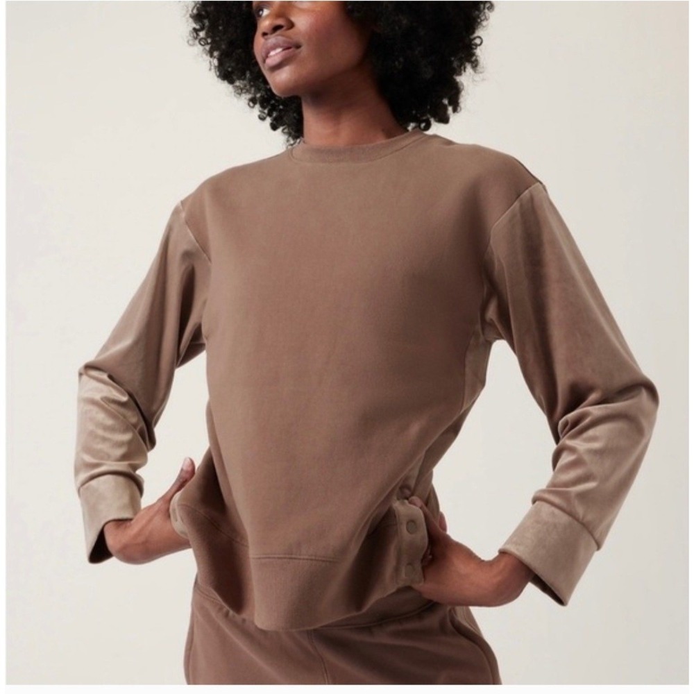 Athleta Velvet Snap Side Crewneck Sweatshirt Taupe Women Size‎ M Gym Workout